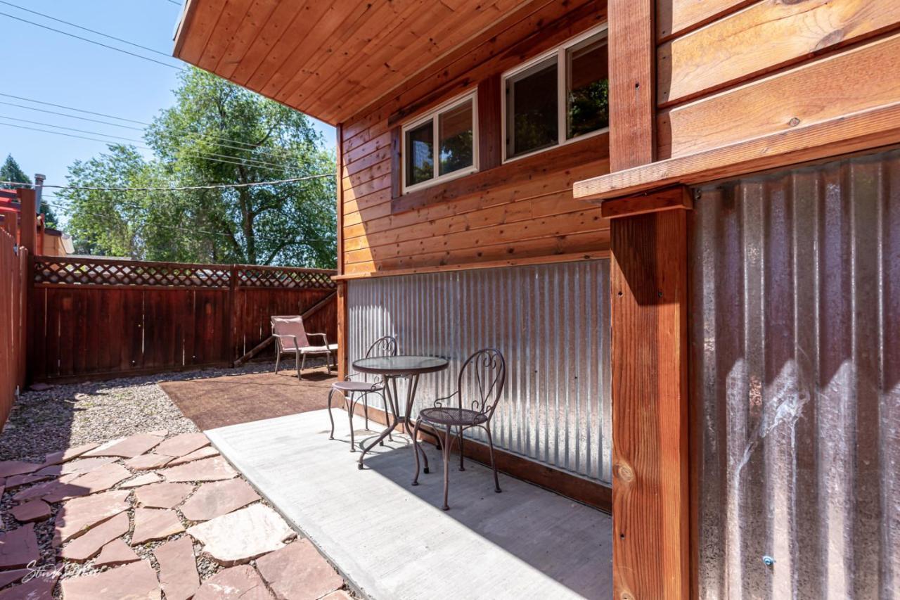 Lava Hideout Cabins Lava Hot Springs Esterno foto